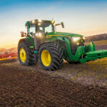 John Deere pristato atnaujintus 8R, 8RT ir 8RX traktorių modelius